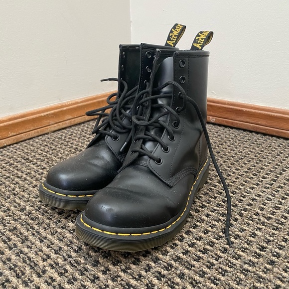 Dr Martens 1460 Smooth Leather Lace Up Boots - Picture 1 of 5